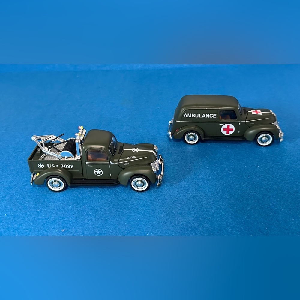 2 Golden Wheel US ARMY die cast military trucks